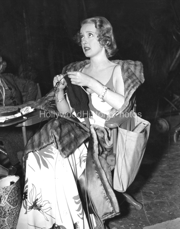 Bette Davis  Knitting Kid Galahad.jpg